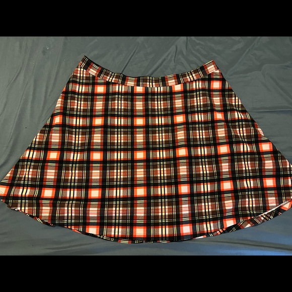 Plaid skirt - Picture 4 of 5